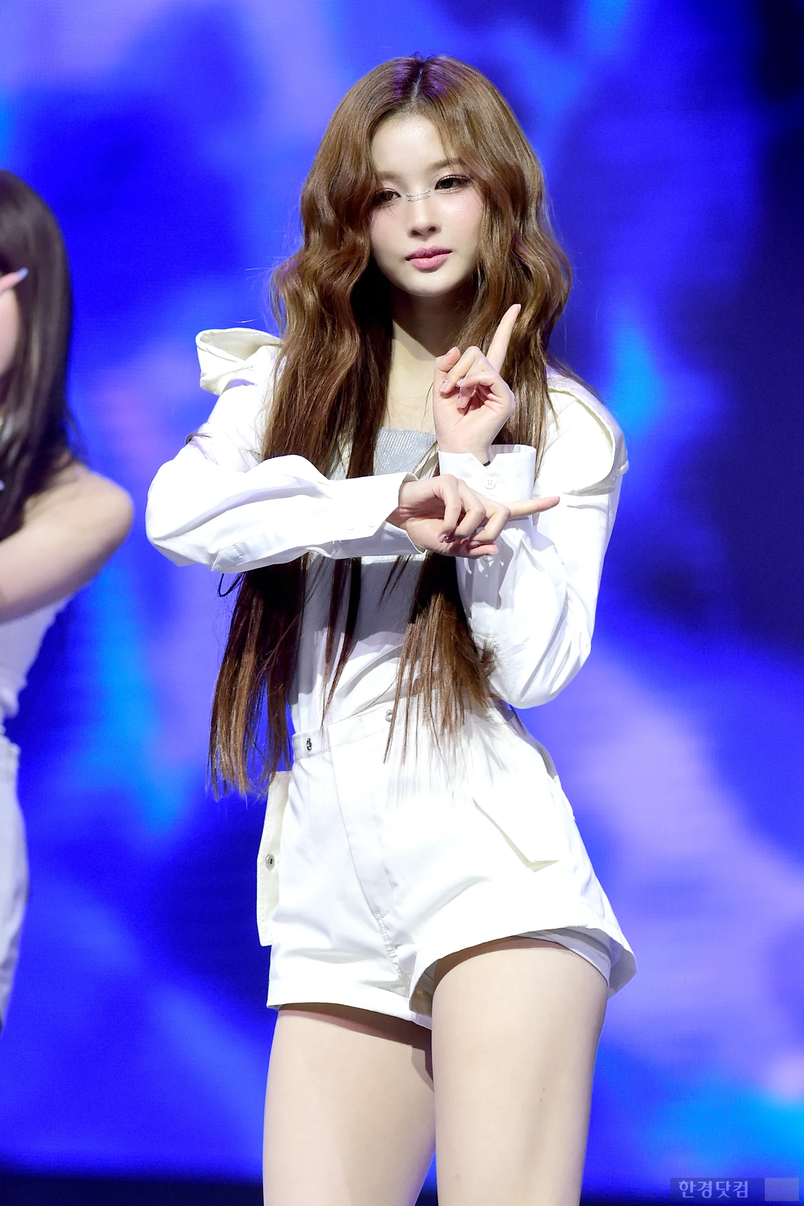 NMIXX Sullyoon picture 2 of 3