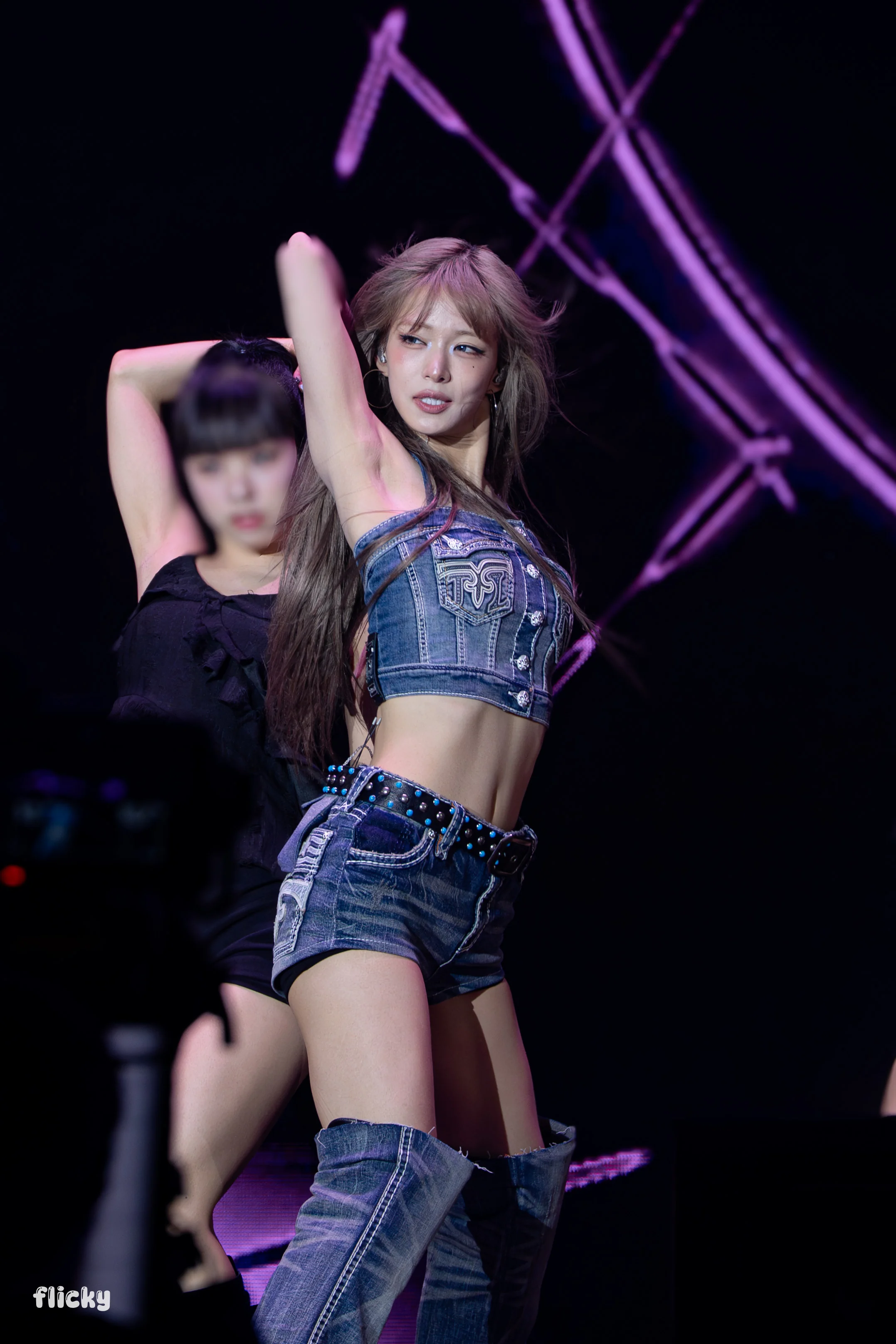 fromis_9 Chaeyoung picture 2 of 2