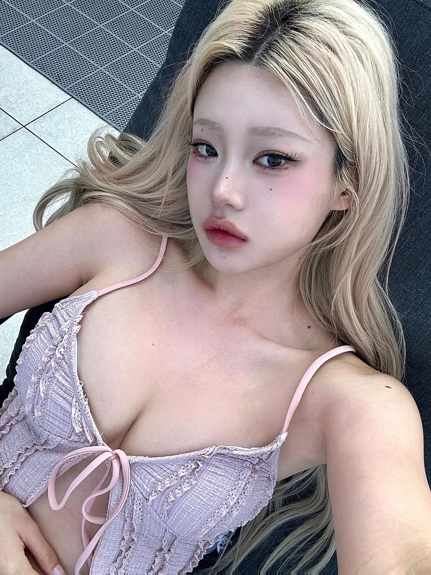 Asian blonde picture 2 of 7
