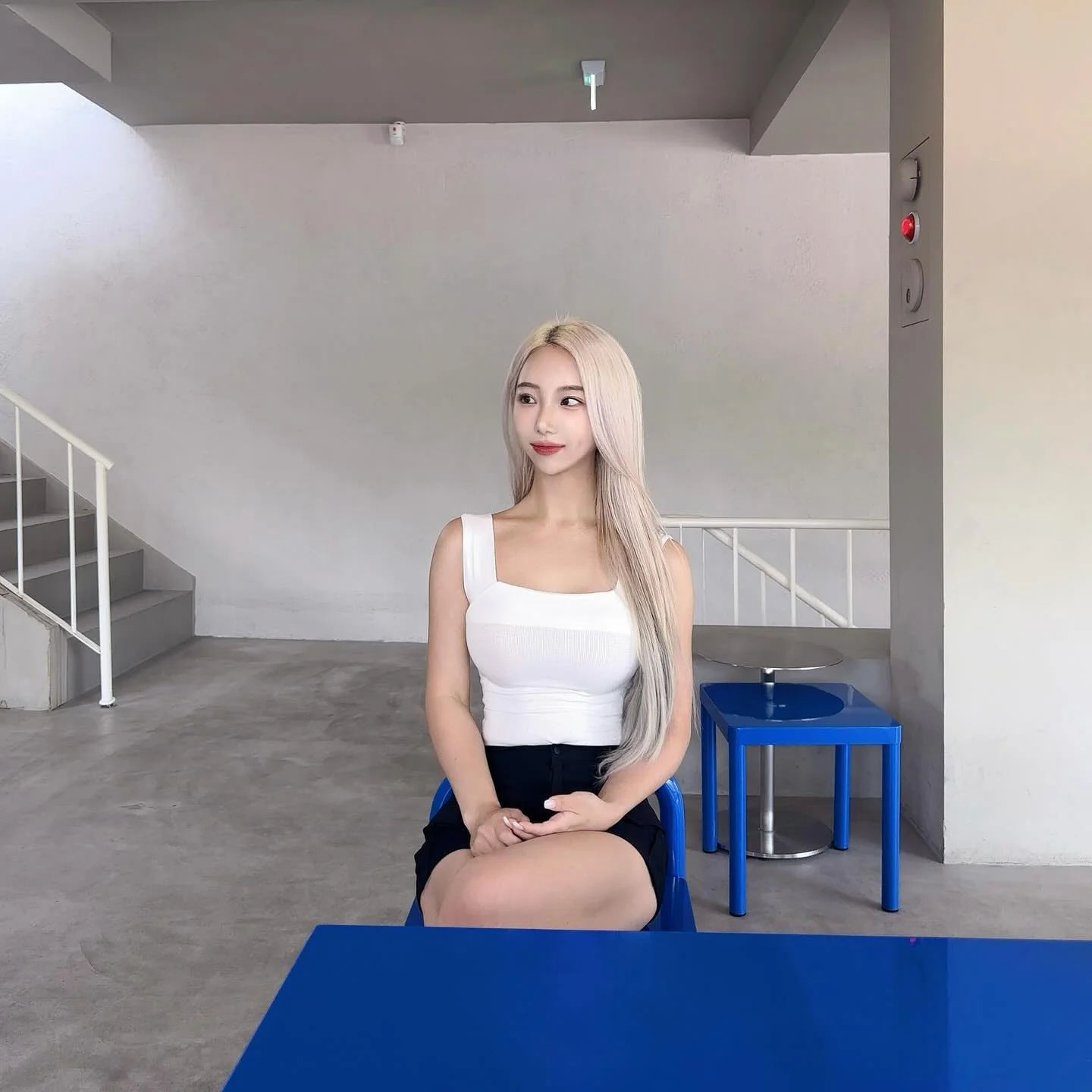Asian blonde picture 2 of 6