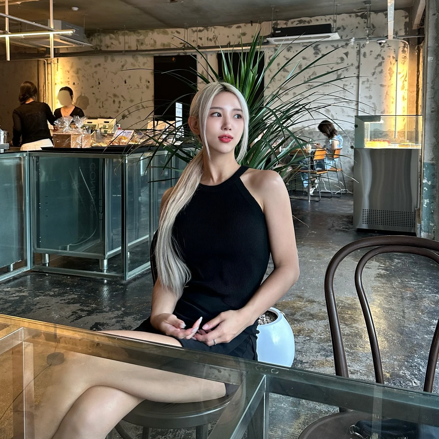 Asian blonde picture 3 of 6