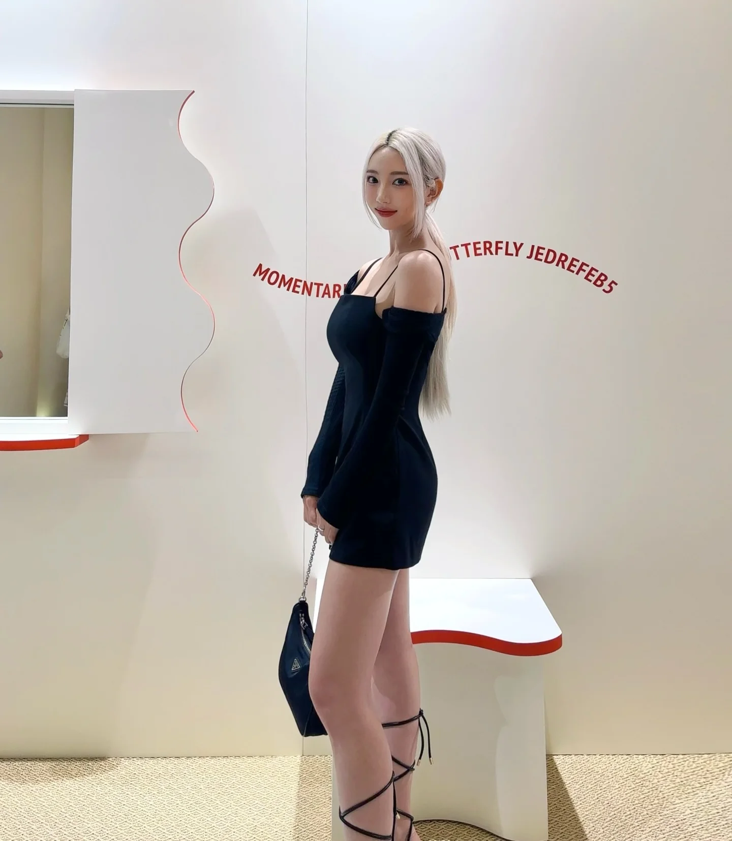Asian blonde picture 5 of 6