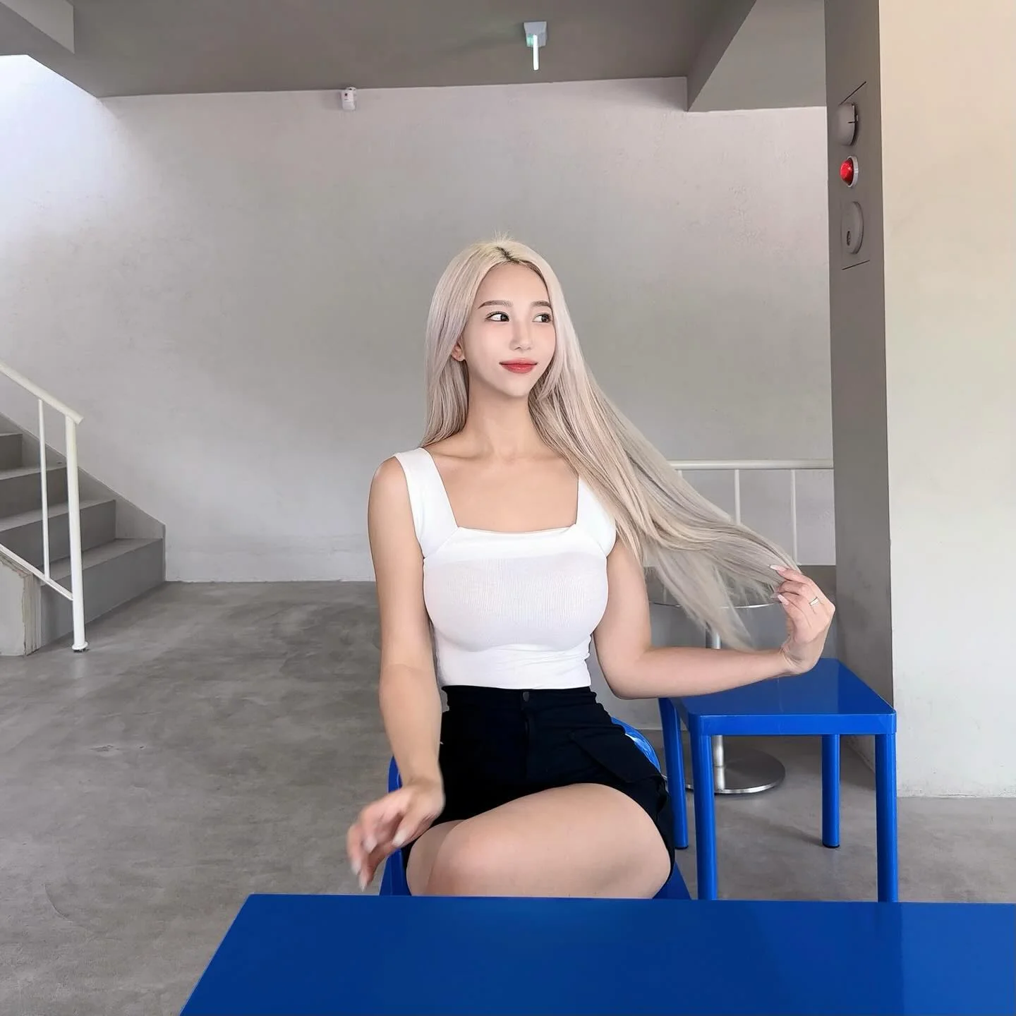 Asian blonde picture 6 of 6