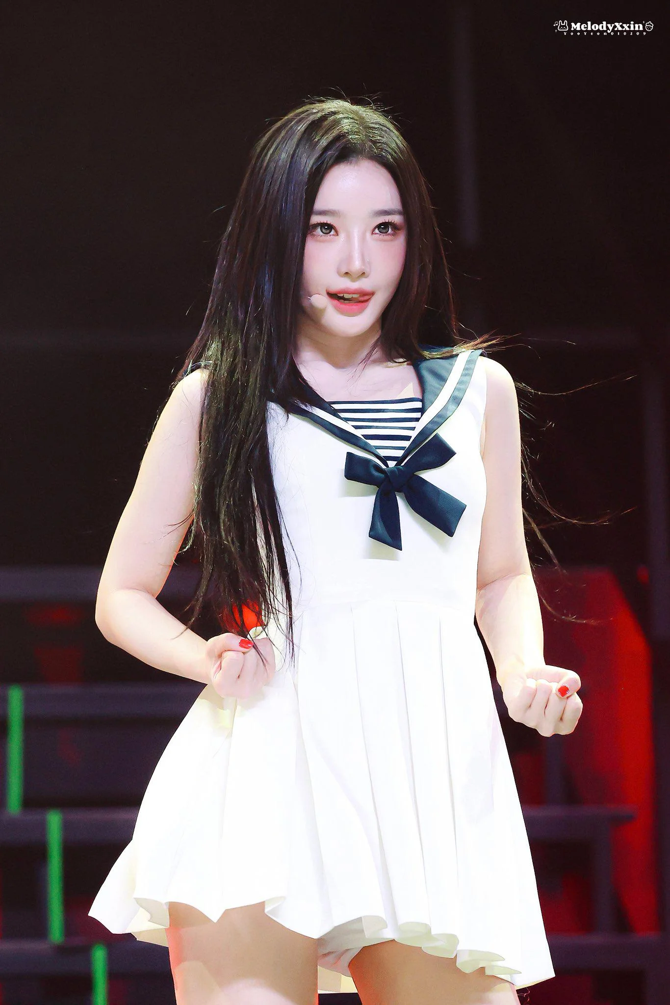Yooyeon picture 1 of 1