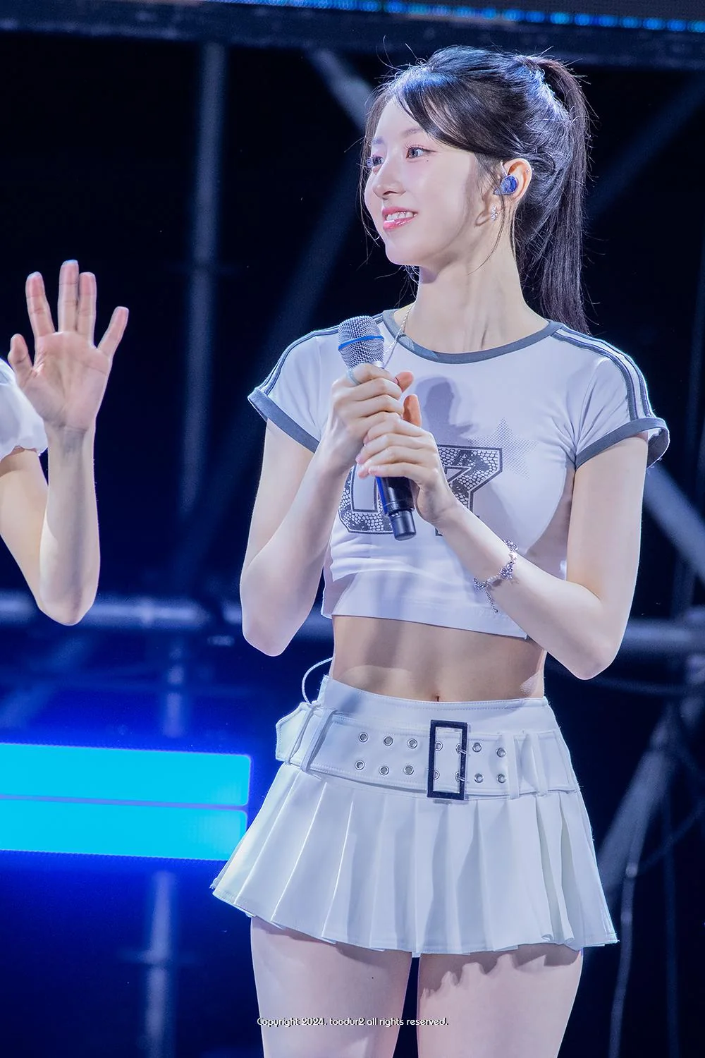 LIGHTSUM Juhyeon picture 3 of 4