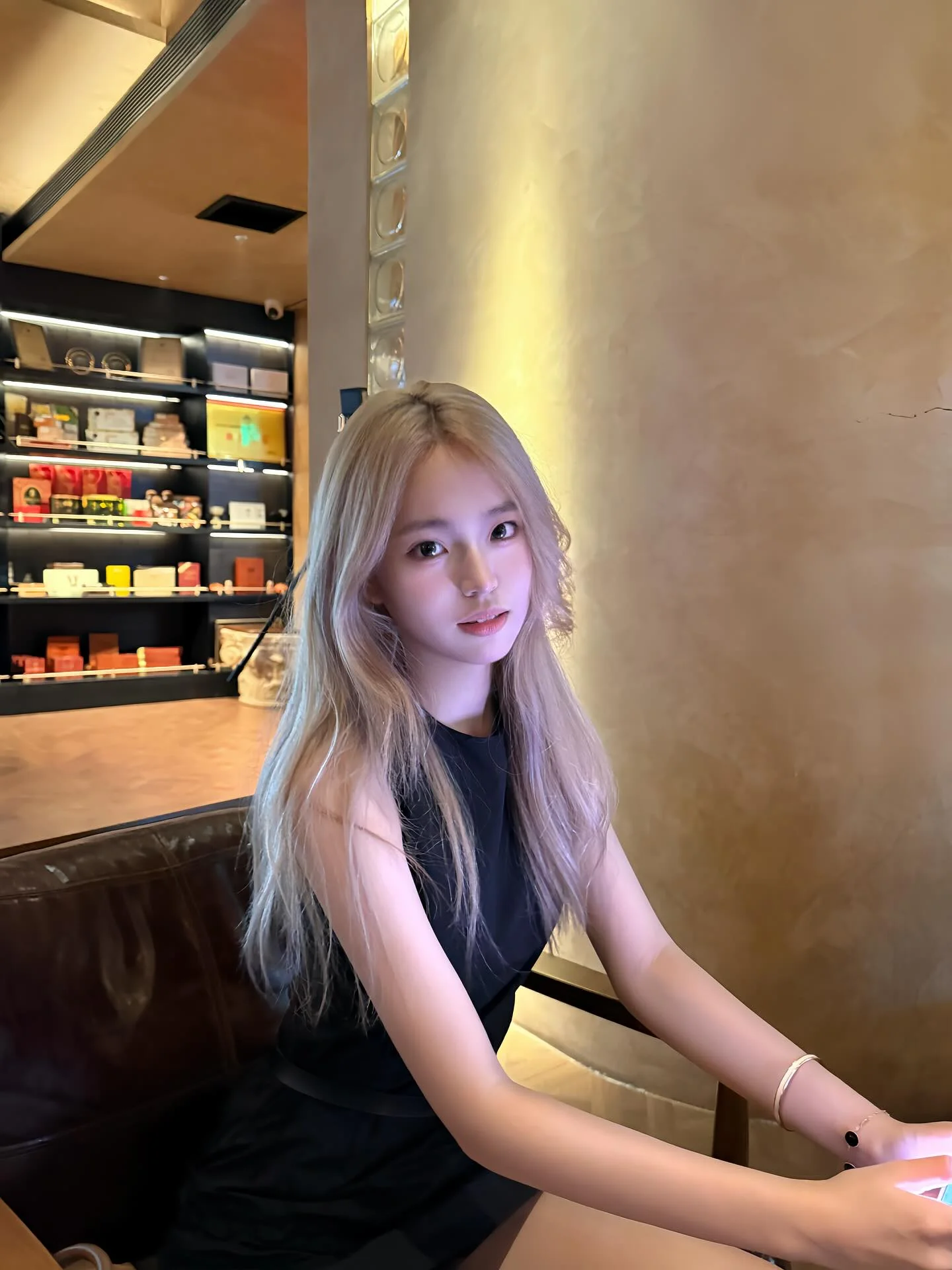 Cute blonde picture 5 of 6