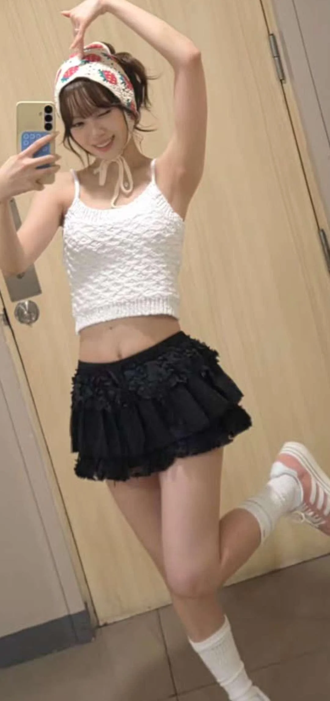 Le sserafim chaewon picture 1 of 1
