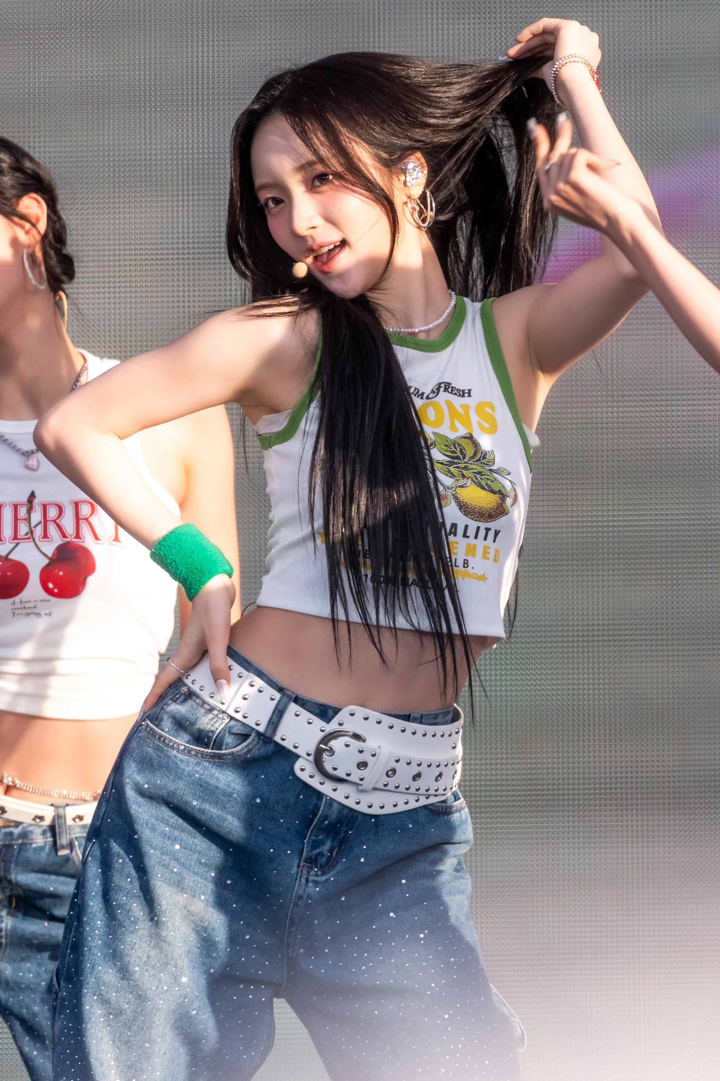 ICHILLIN' E.Ji picture 1 of 3