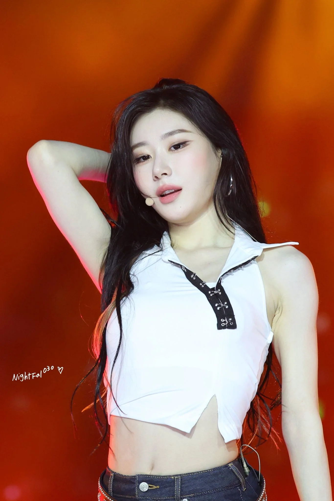 Itzy chaeryeong picture 2 of 2