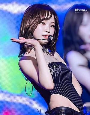 Le sserafim chaewon'