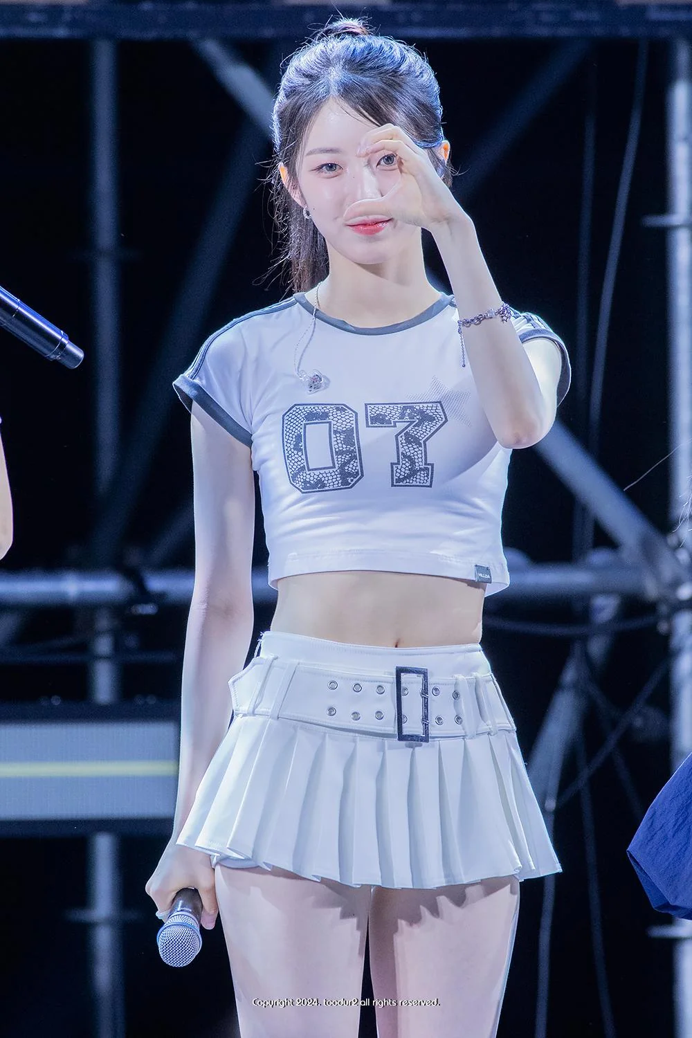 LIGHTSUM Juhyeon picture 2 of 3