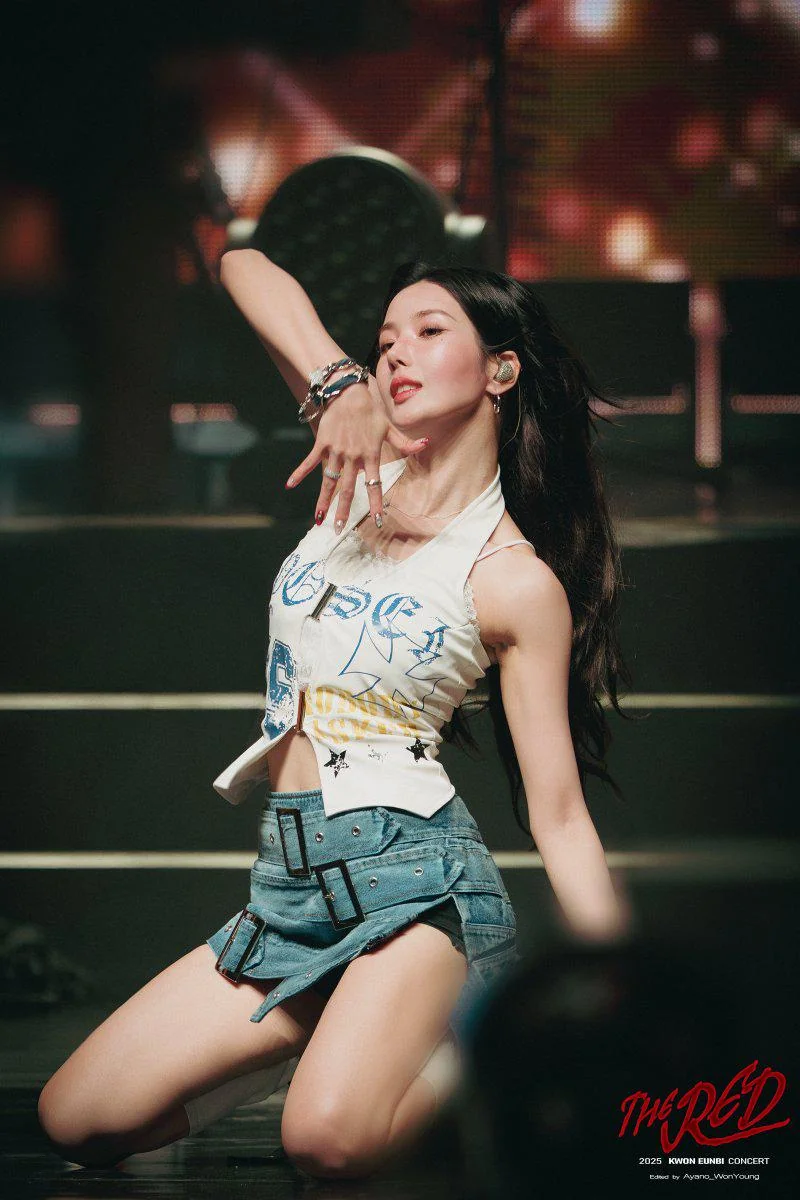 Eunbi picture 1 of 1