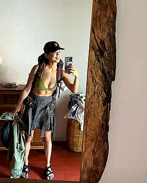 Leah Lewis'