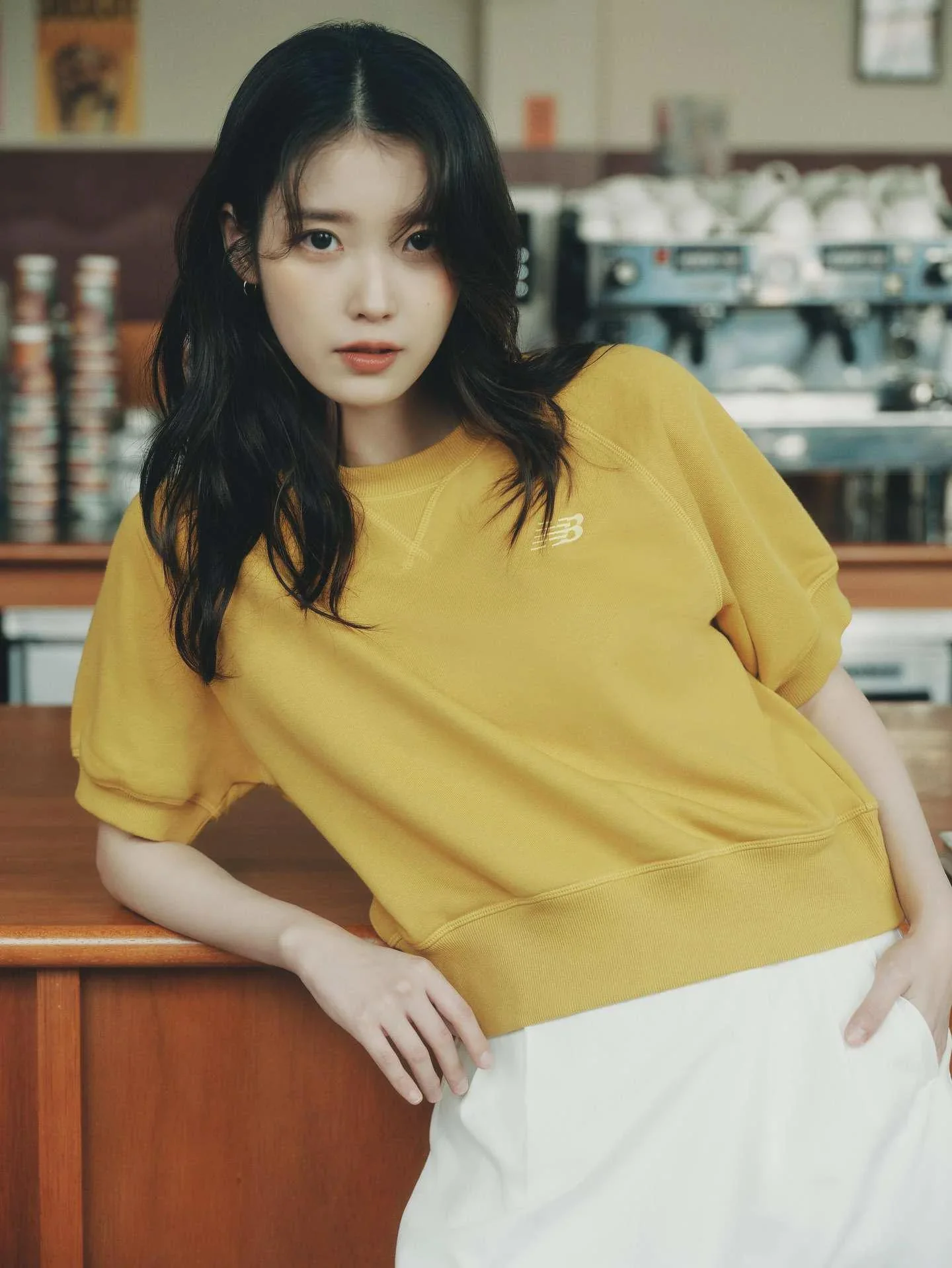 IU picture 1 of 1
