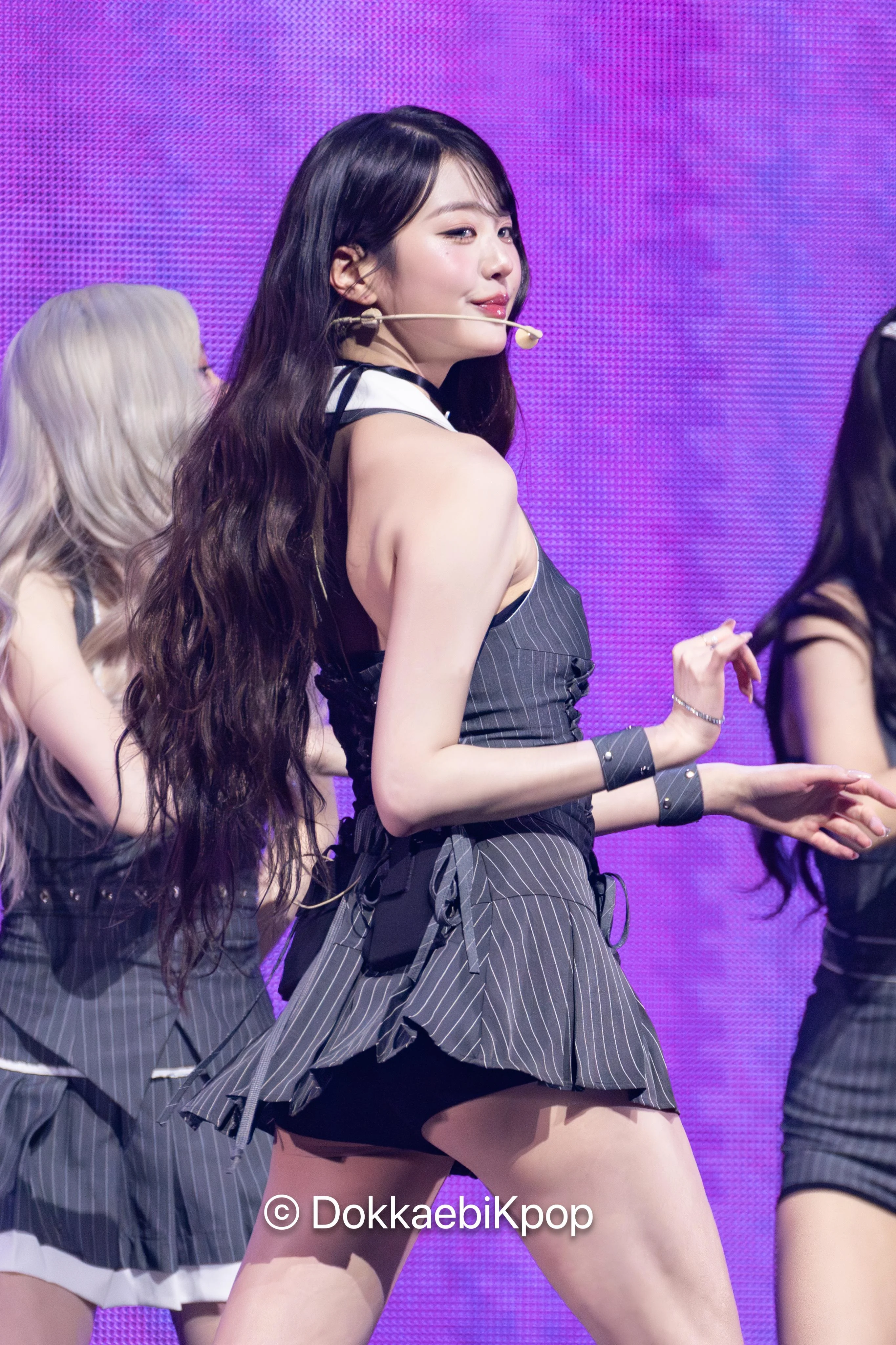 Wonyoung picture 1 of 1