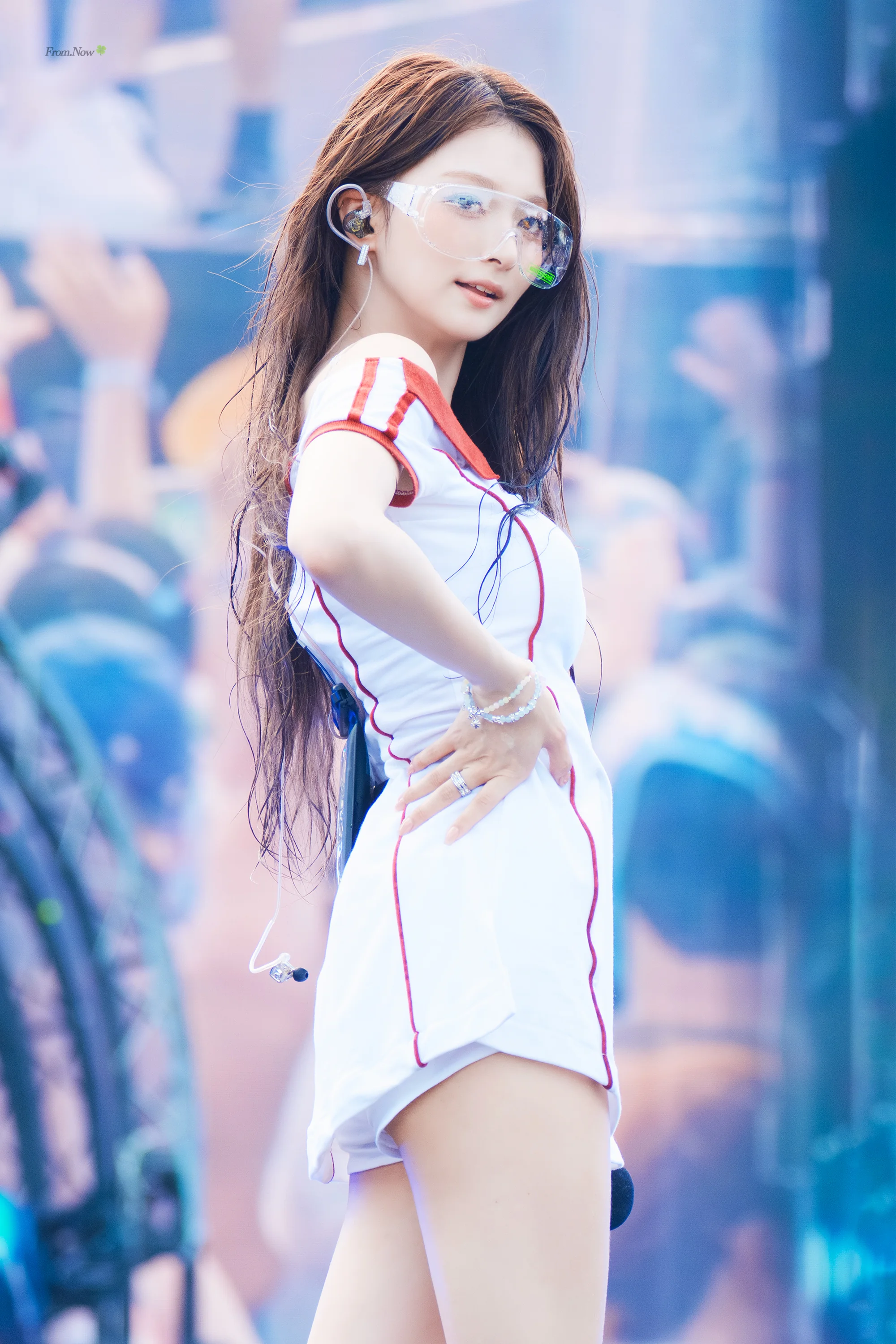 fromis_9 Nagyung picture 1 of 2