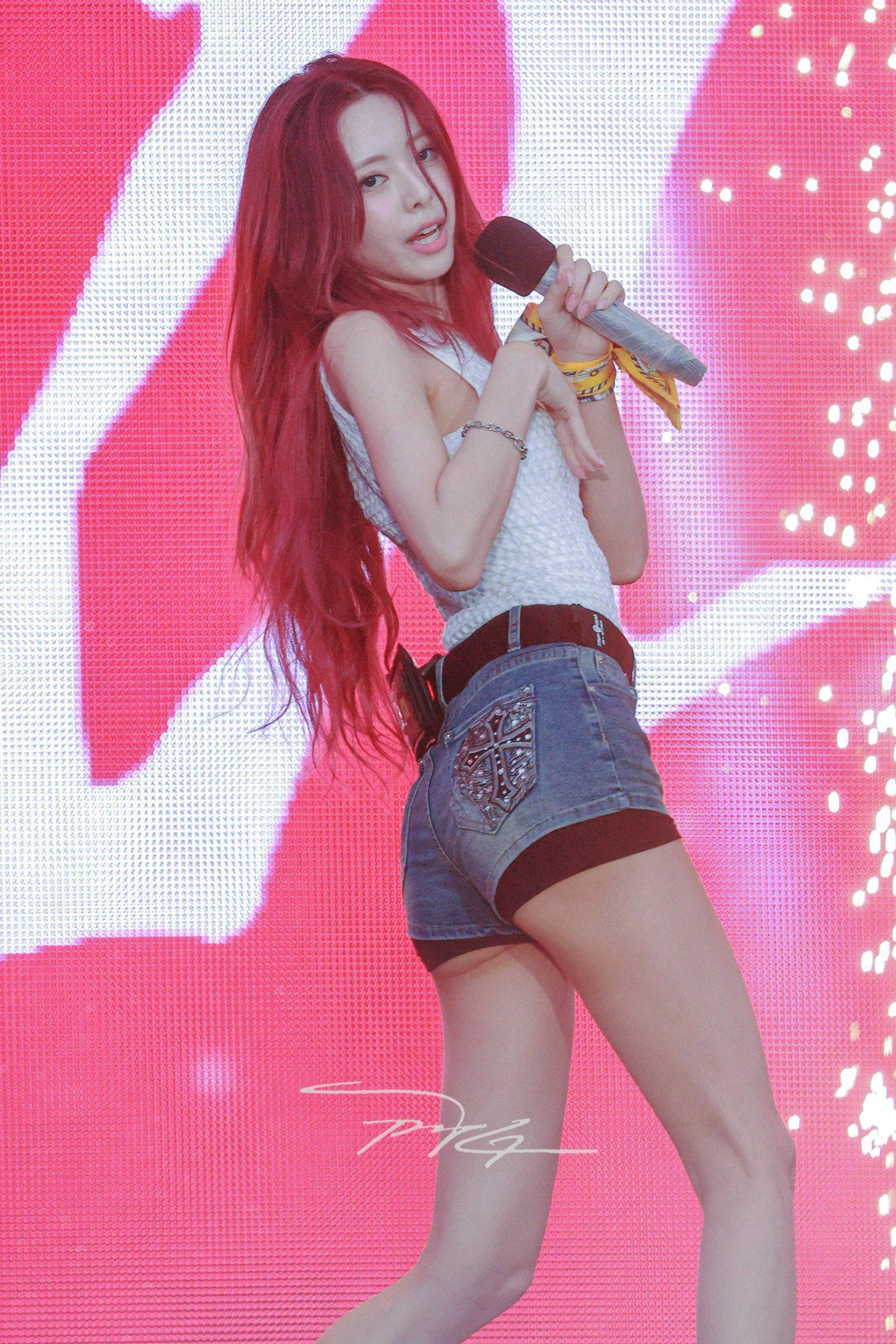 ITZY Yuna picture 1 of 1