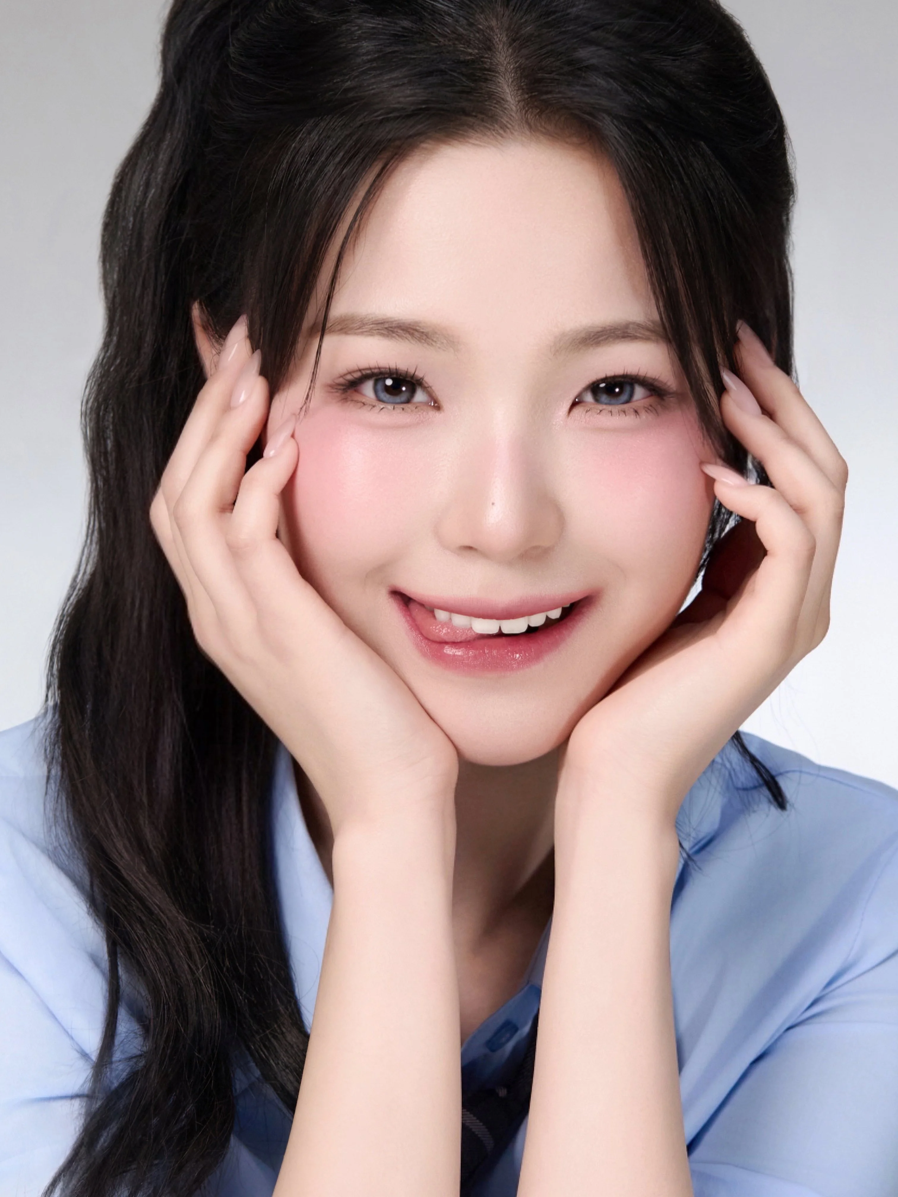 fromis_9 Jiheon picture 1 of 1