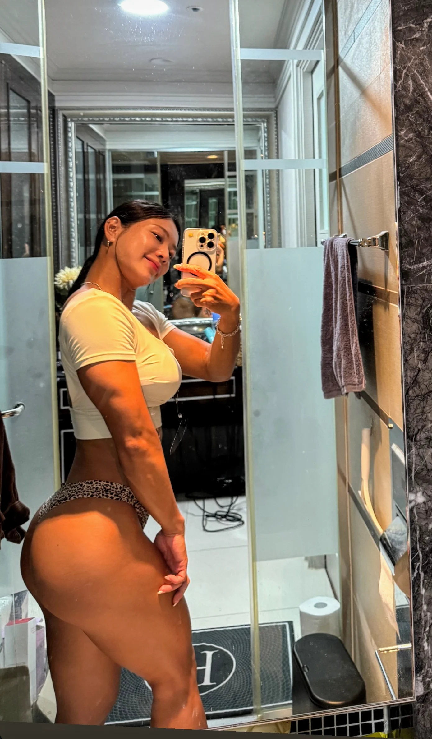 So Hyun picture 1 of 1