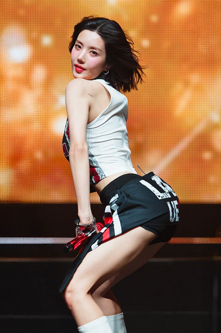 Eunbi picture 1 of 1