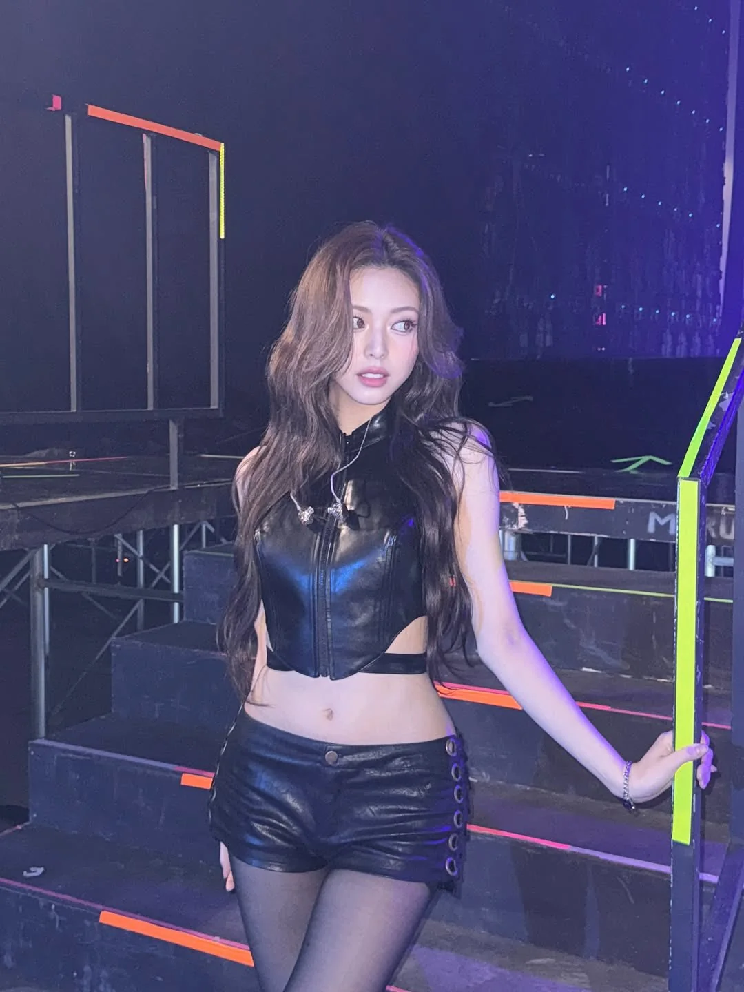 ITZY Yuna picture 2 of 5