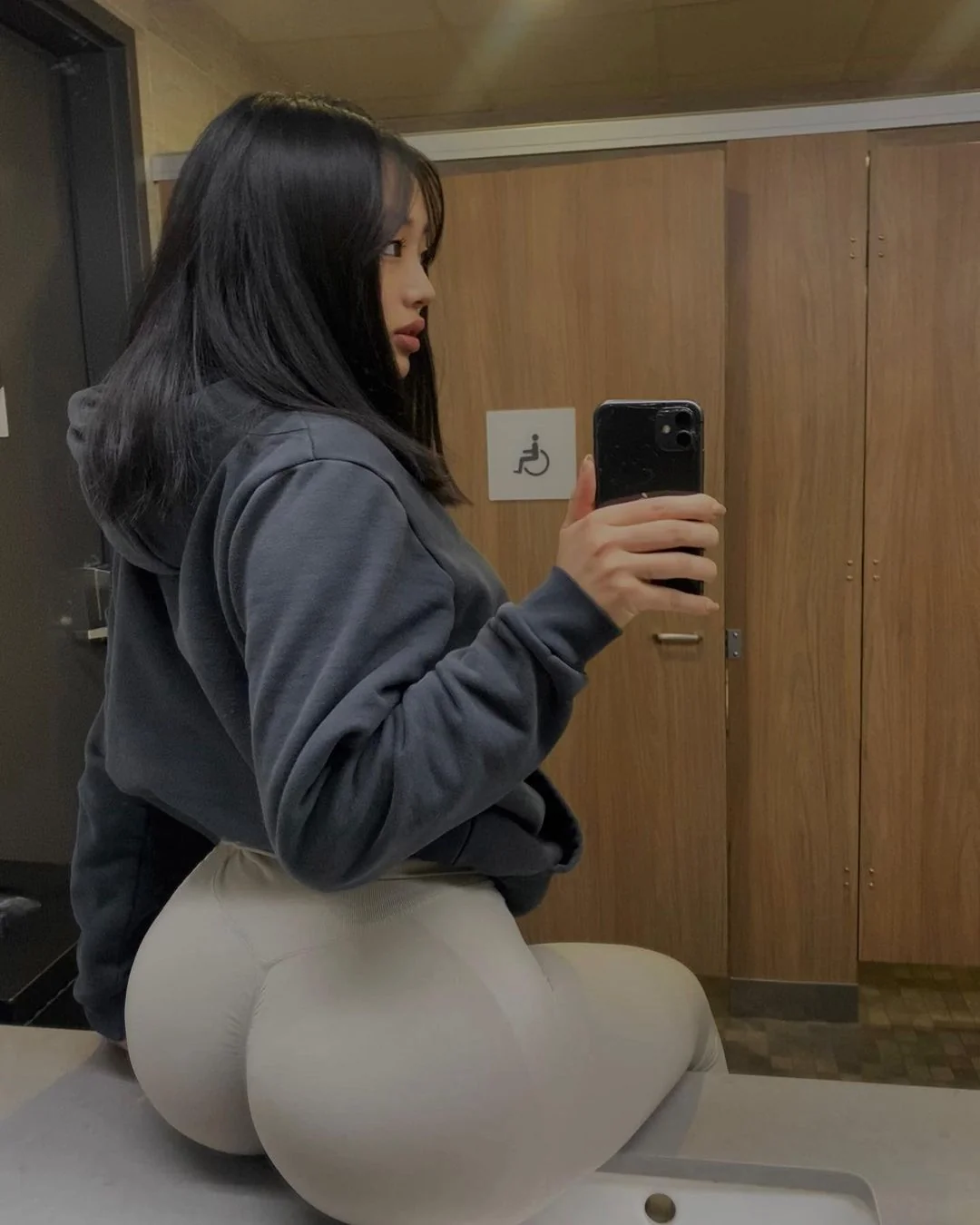 IG: soso0106_ picture 2 of 7