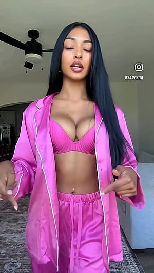 Kaaviya is bad asf'