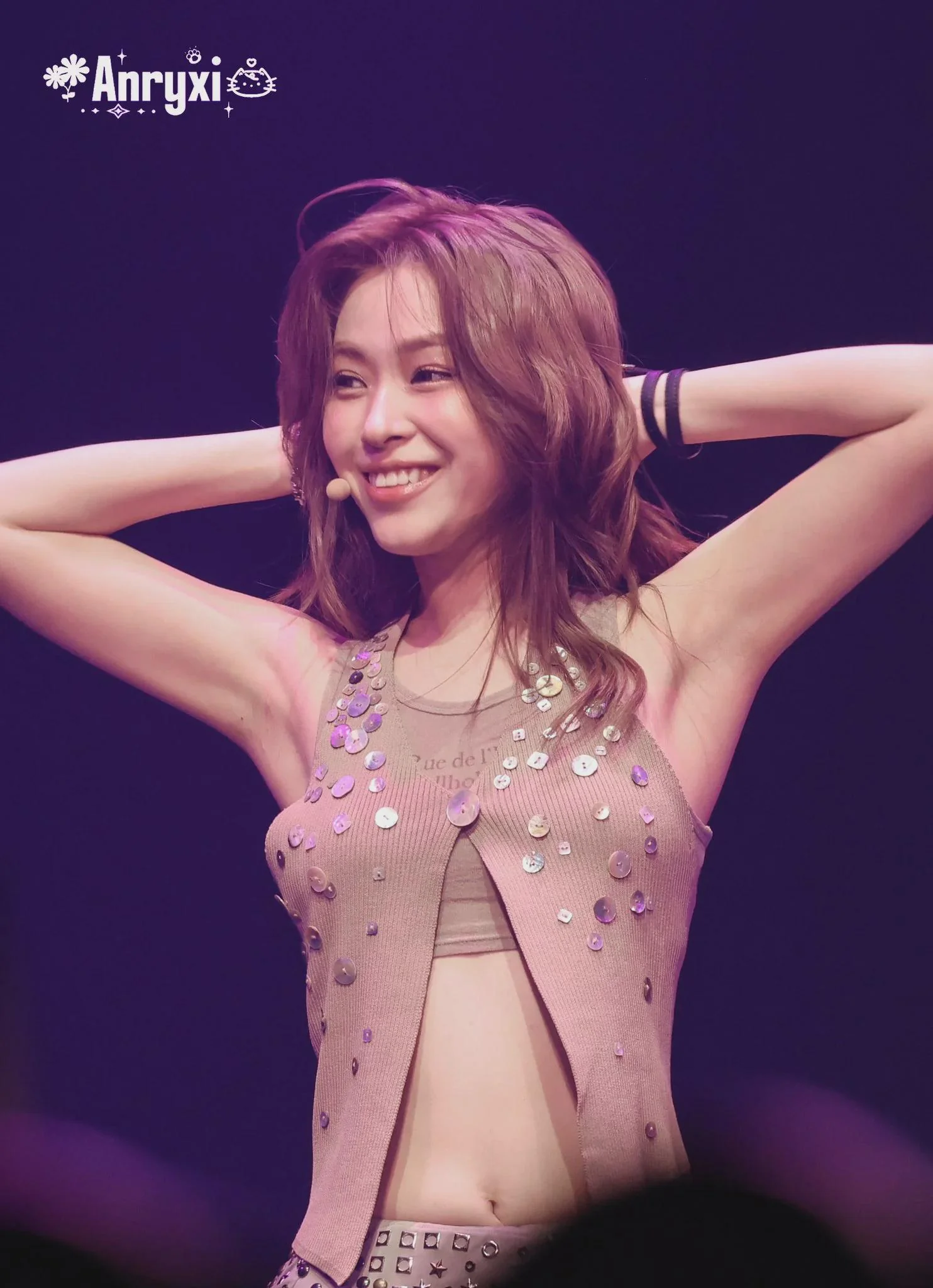ITZY - Ryujin picture 1 of 1