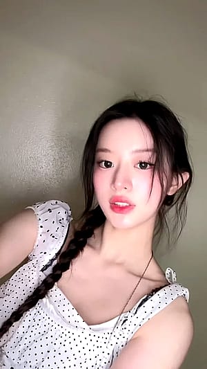 ILLIT Minju'