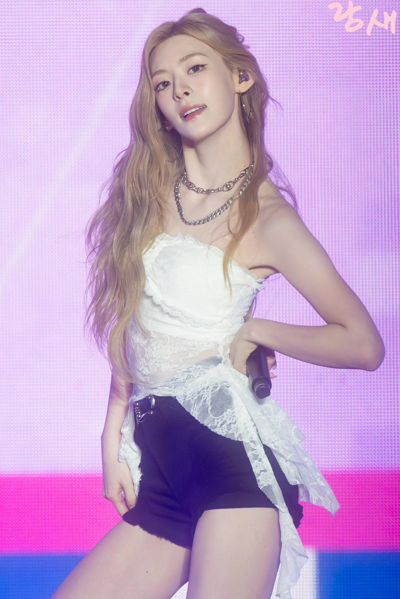 STAYC Seeun picture 1 of 1