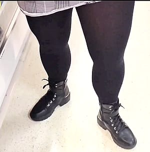 Strong legs from this Filipina girl'