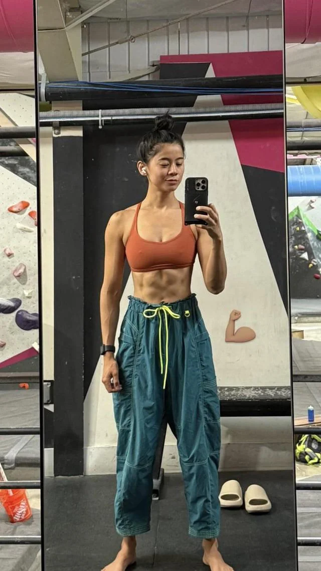 Leah Lewis picture 1 of 1