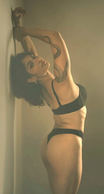Nyaaati picture 1 of 6