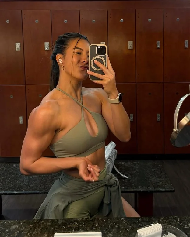 Amy Luong picture 1 of 6