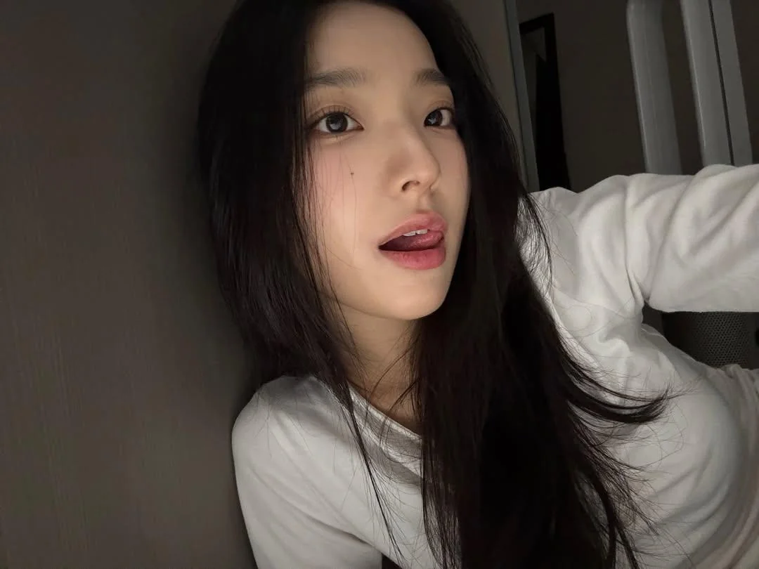 fromis_9 Saerom picture 1 of 1