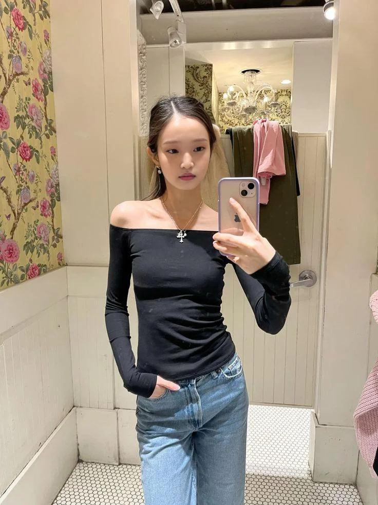 barely legal — would u make my pussy drip on your cock? picture 1 of 1