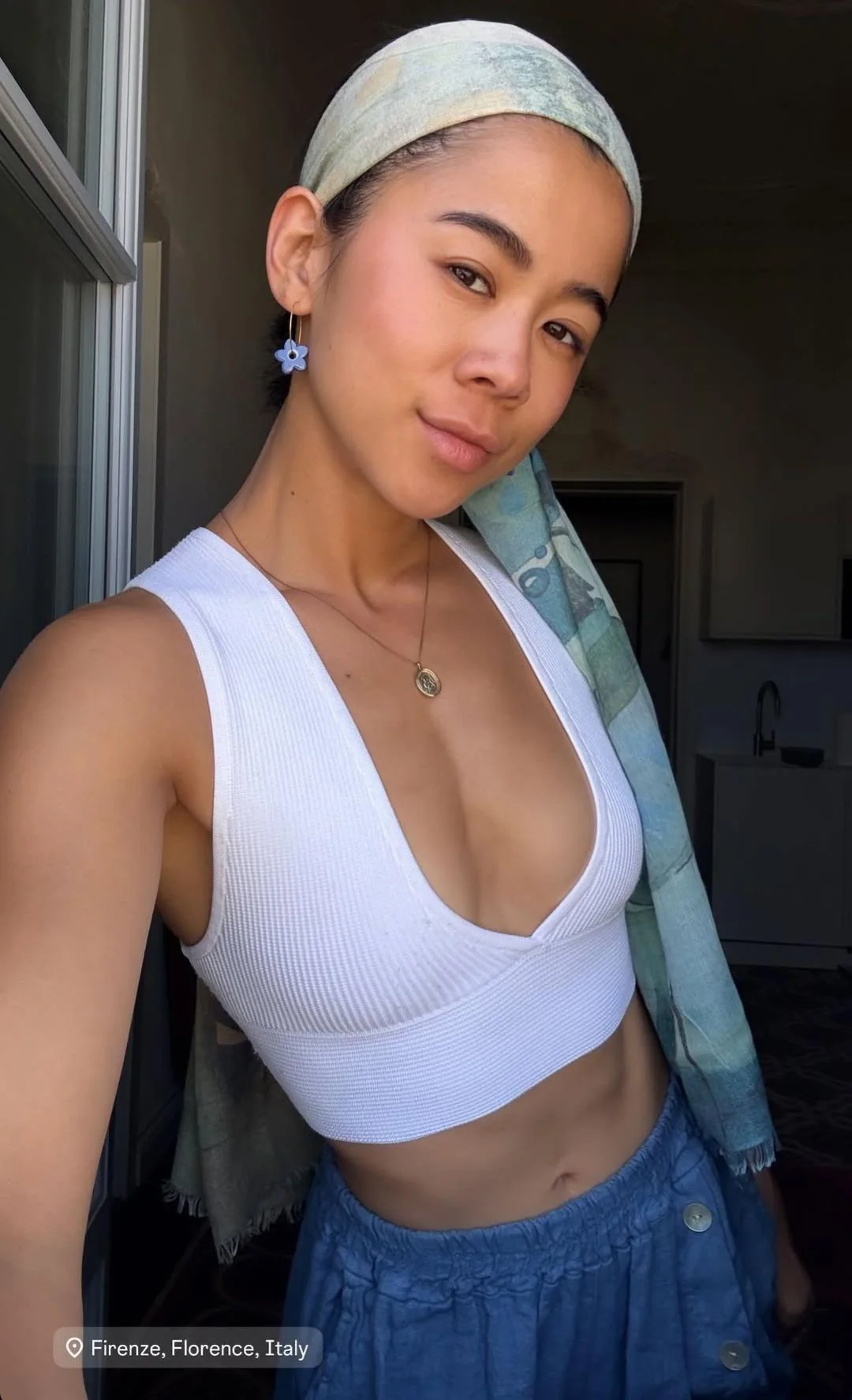 Leah Lewis picture 1 of 1