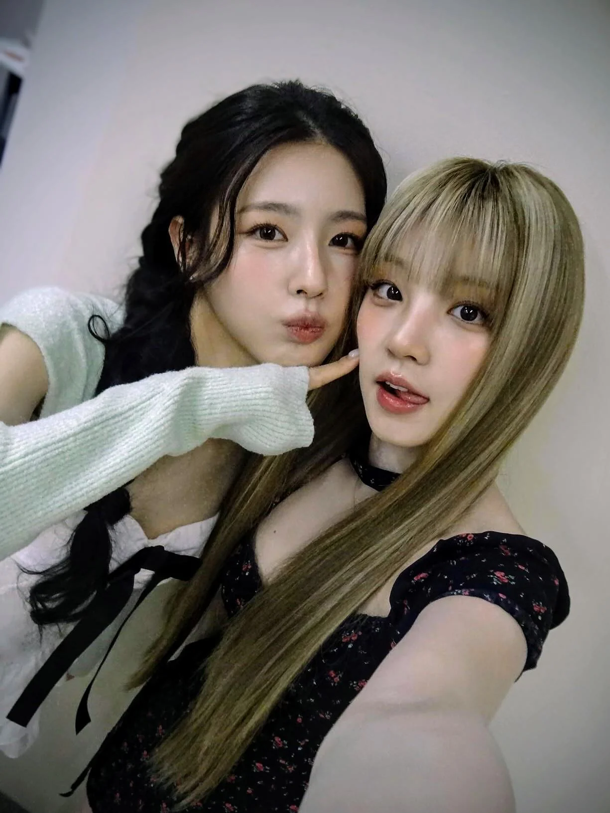 Yuqi & Miyeon picture 1 of 1