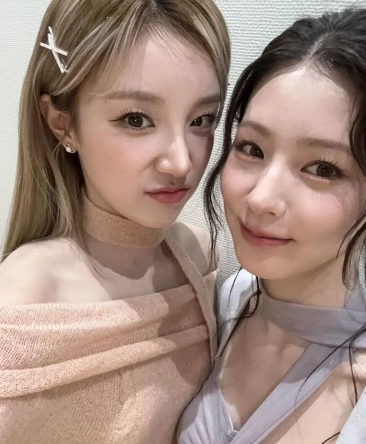 I-dle - Yuqi & Miyeon picture 1 of 1