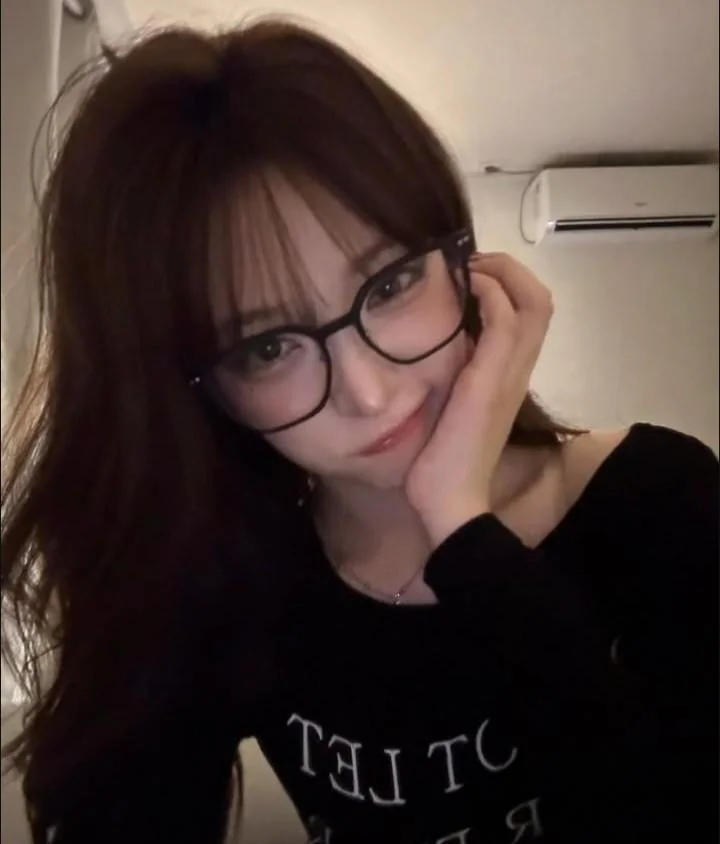 Billlie - Haruna picture 2 of 3