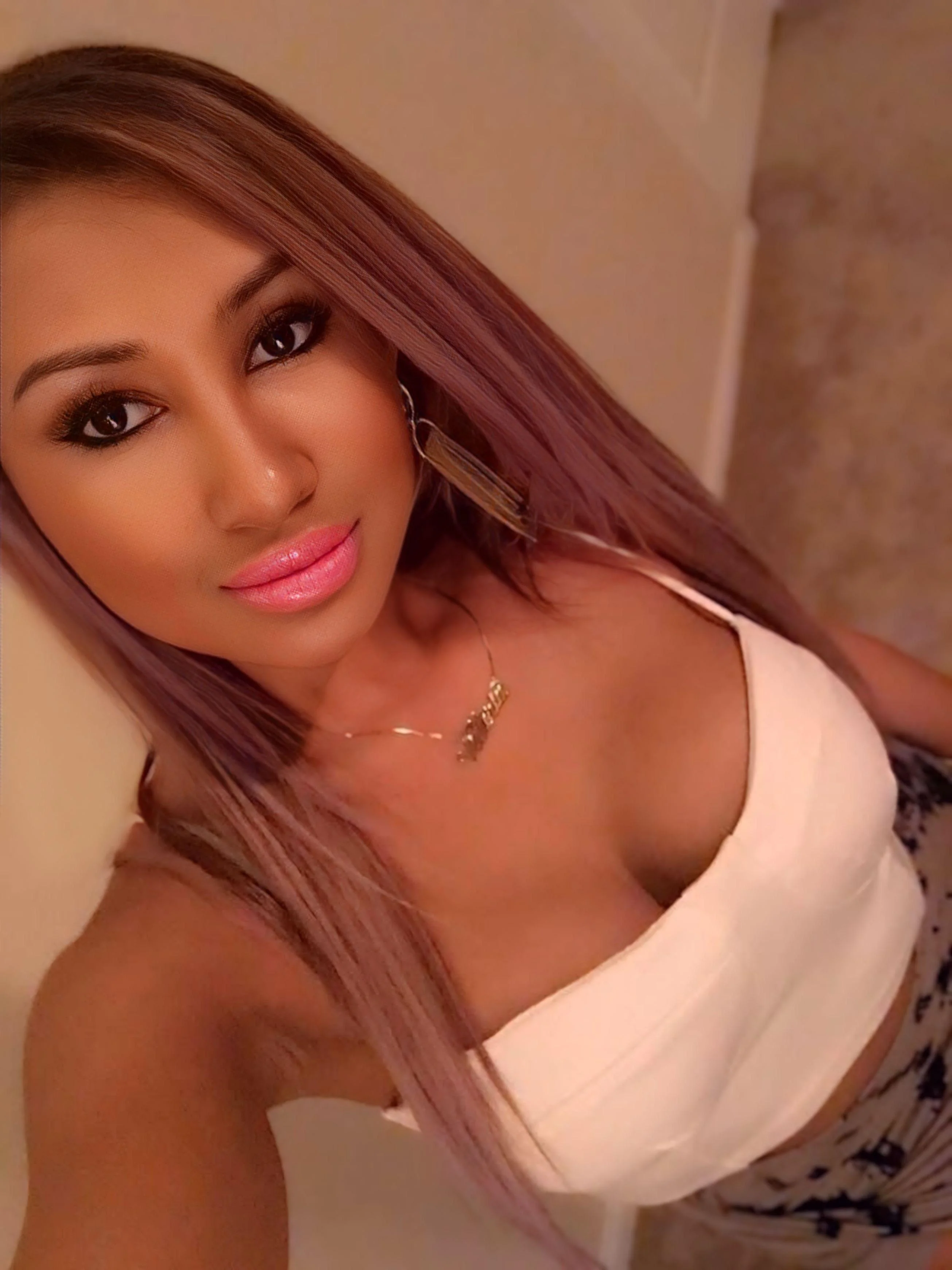 Victoria Nguyen (IG: tori_nguyen1402) picture 1 of 1