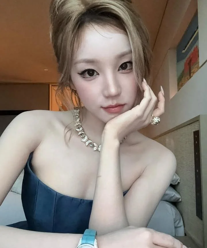 I-dle - Yuqi picture 1 of 1