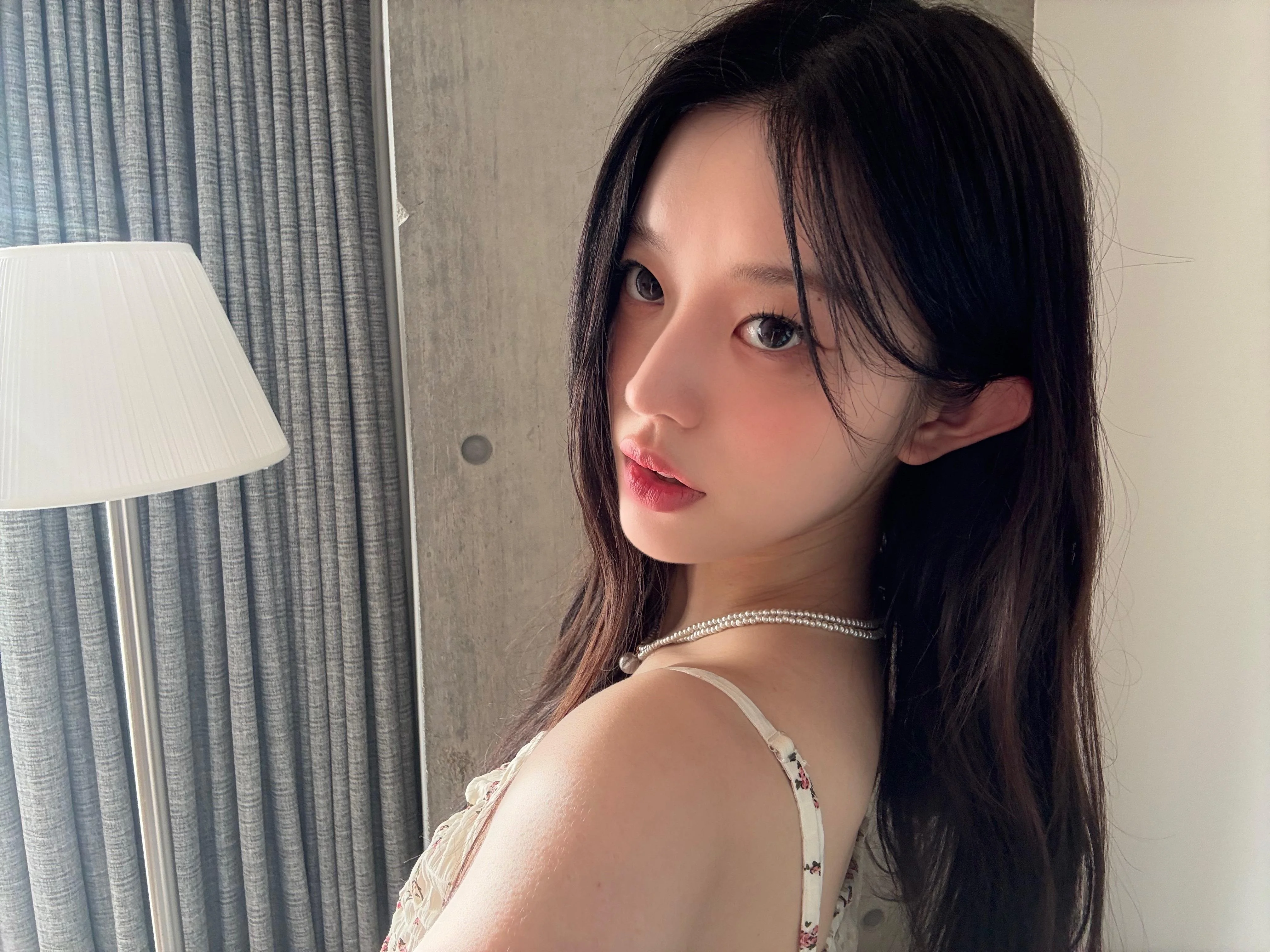 ILLIT - Minju picture 1 of 2