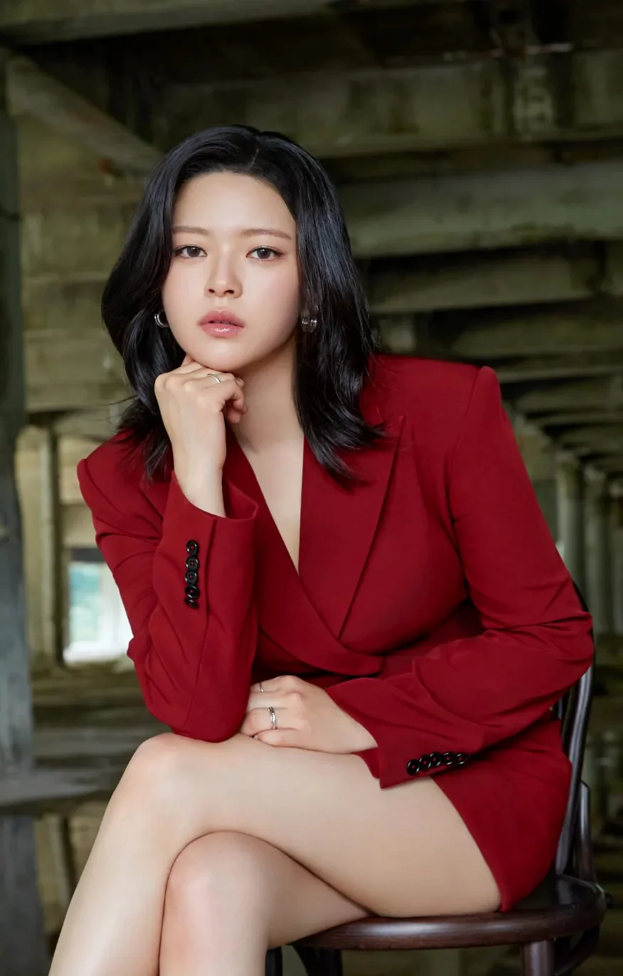 Twice - Jeongyeon picture 3 of 3