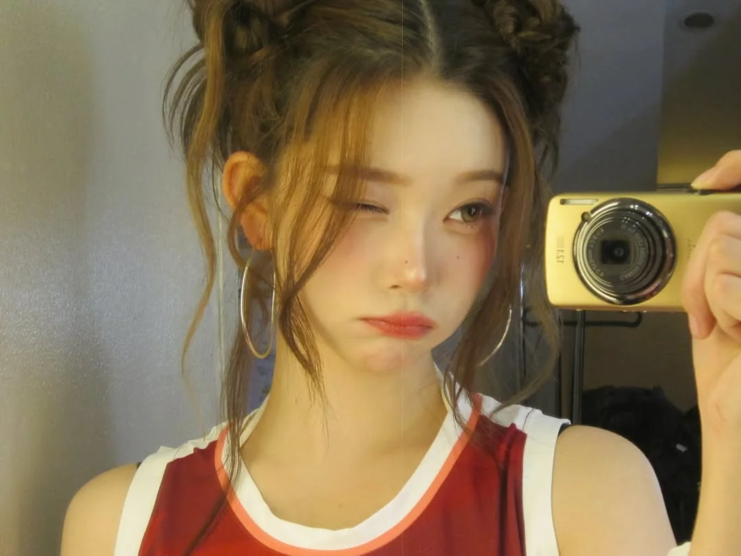 Billlie - Tsuki picture 1 of 3