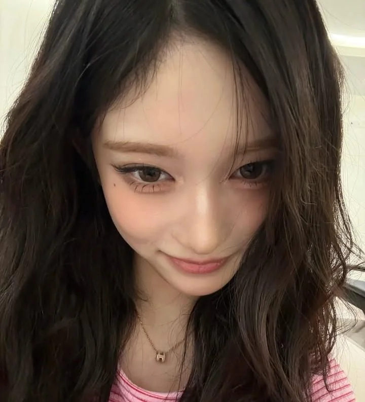 IVE - Leeseo picture 1 of 1