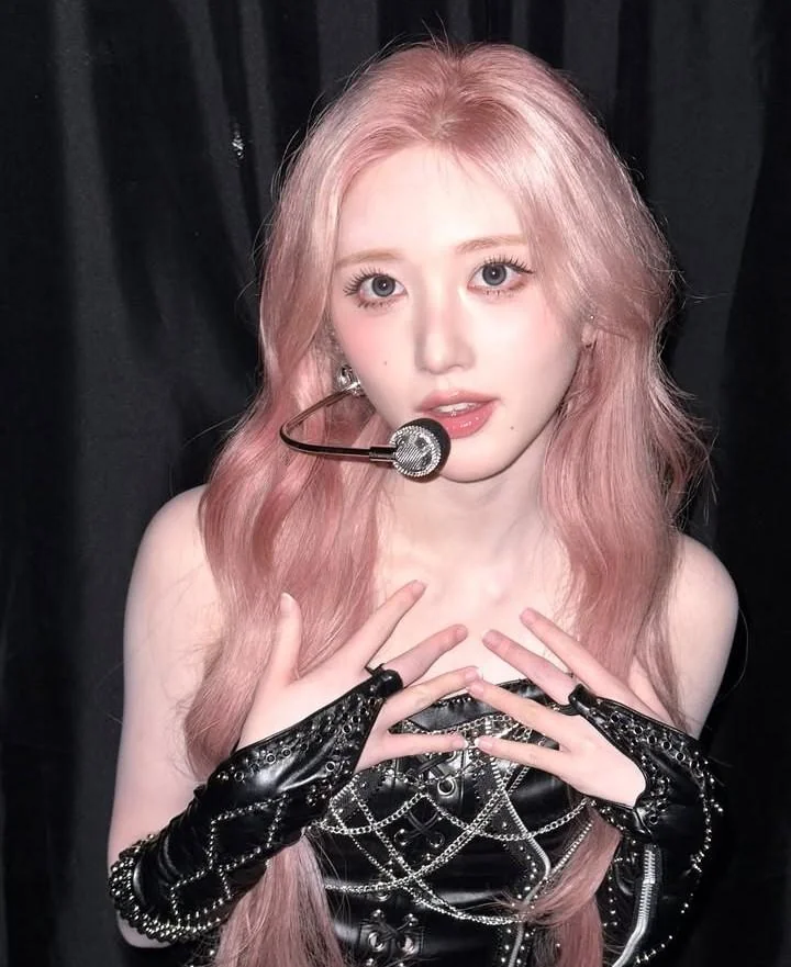 IVE - Gaeul picture 1 of 1