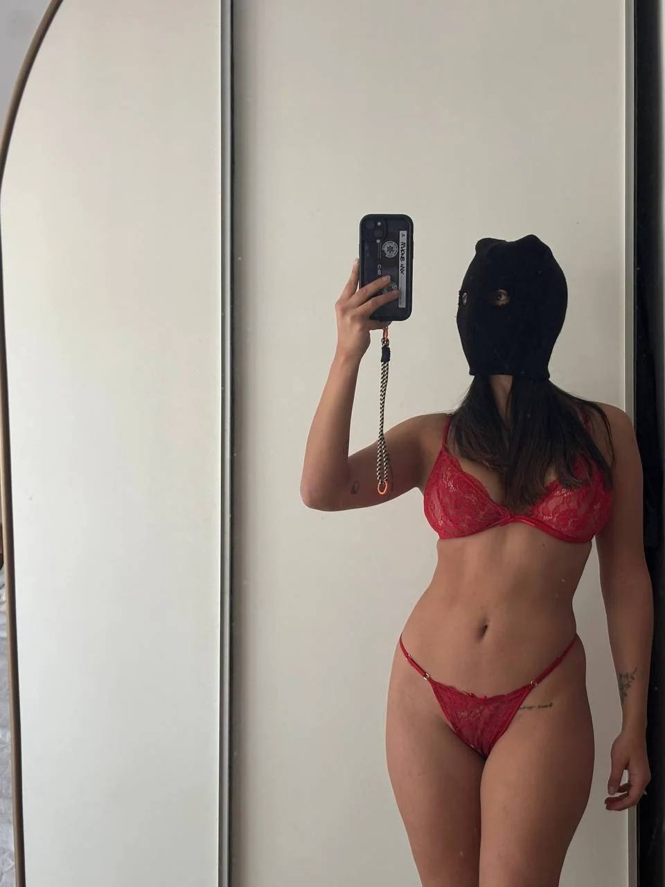 Victoria picture 2 of 2