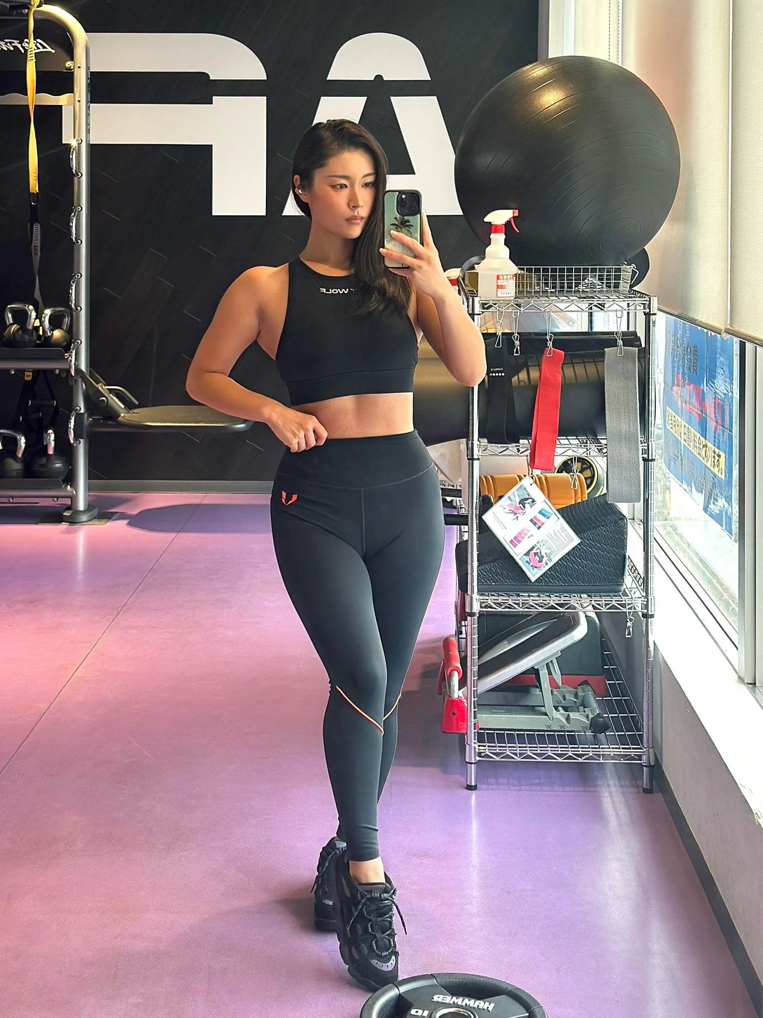 Rose Melle picture 5 of 5