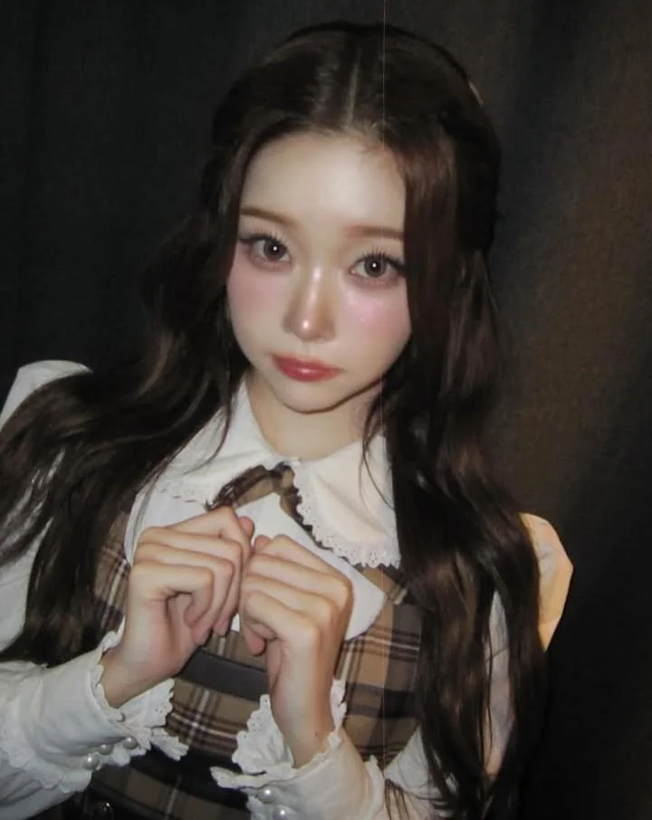 Billlie - Tsuki picture 1 of 1